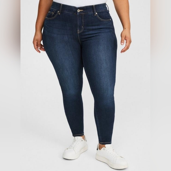 Torrid Bombshell Skinny Jeans - Picture 8 of 11